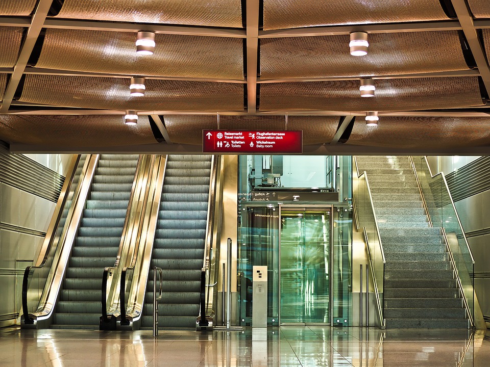 Ascenseur VS Escalator